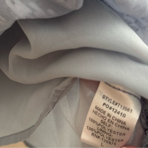 Entro Women’s Chevron Textured Blouse Size Large Blue V Neck Boutique - Picture 6 of 6